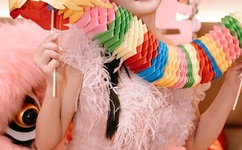 洋妞街头脱衣暴走